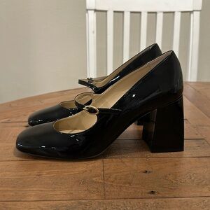 M. Gemi “The Bianca” black patent leather Mary Jane pumps size 40.